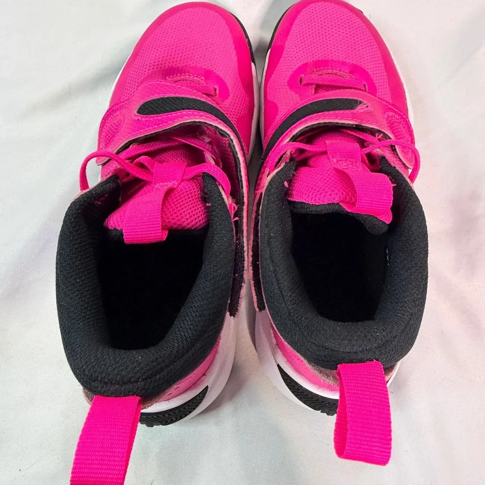 Nike Team Hustle D 11 Kids Basketball Shoes Hyper Pink White DV8994-601 Size 2Y